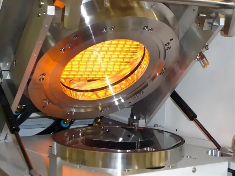 Clean room infrared heater